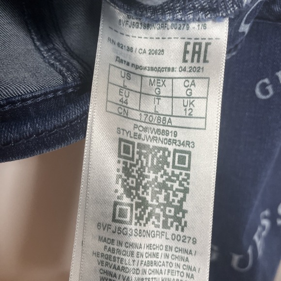 GUESS Denim Jacket Womens Large Allover Logo Blue Button Front Short Y2K Stretch - Picture 12 of 12